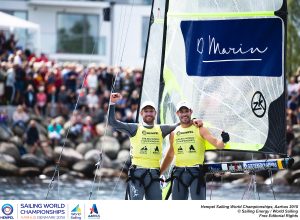 Classy Newcomers to Skiff Seize the Moment