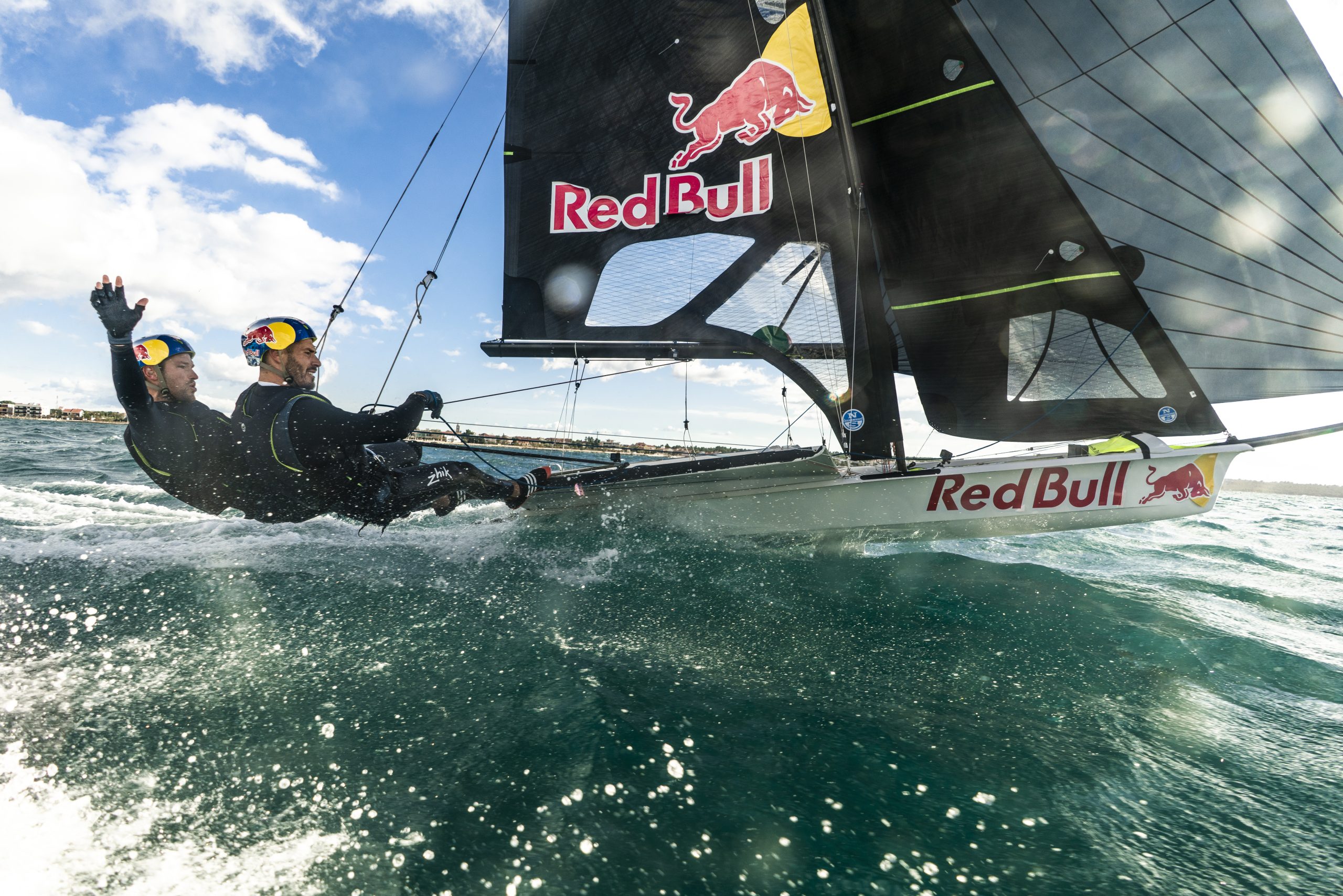 Sailing on hurricane kind of wind: Fantela brothers broke their own record in sailing 49er!